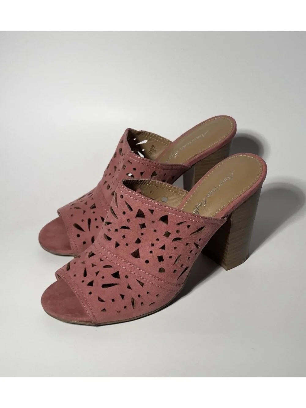 American Eagle Women’s Pink Laser Cut Block Heel Mules Size 7